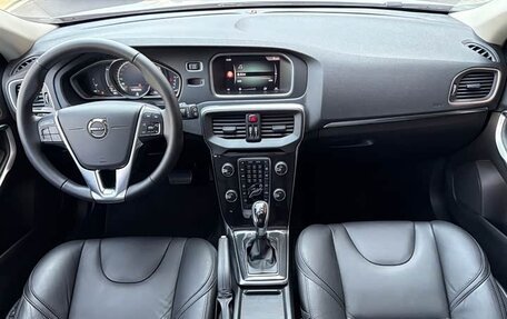 Volvo V40 II рестайлинг, 2018 год, 1 180 000 рублей, 8 фотография
