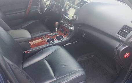 Toyota Highlander III, 2011 год, 2 500 000 рублей, 12 фотография
