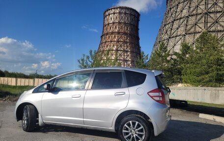 Honda Fit III, 2010 год, 810 000 рублей, 3 фотография