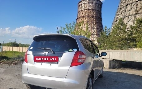 Honda Fit III, 2010 год, 810 000 рублей, 4 фотография