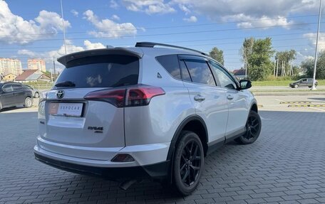 Toyota RAV4, 2018 год, 2 910 000 рублей, 12 фотография