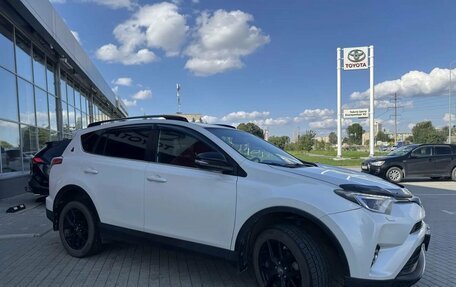 Toyota RAV4, 2018 год, 2 910 000 рублей, 2 фотография