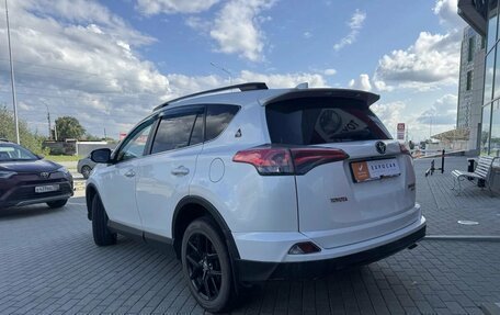 Toyota RAV4, 2018 год, 2 910 000 рублей, 13 фотография