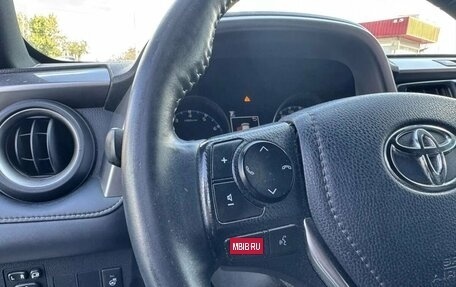 Toyota RAV4, 2018 год, 2 910 000 рублей, 6 фотография