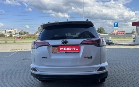 Toyota RAV4, 2018 год, 2 910 000 рублей, 11 фотография