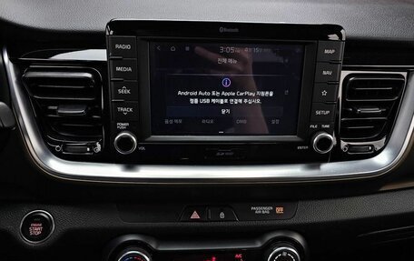 KIA Stonic, 2020 год, 1 040 000 рублей, 15 фотография