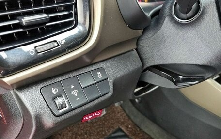 KIA Stonic, 2020 год, 1 040 000 рублей, 17 фотография