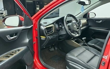 KIA Stonic, 2020 год, 1 040 000 рублей, 10 фотография