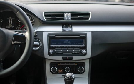 Volkswagen Passat B7, 2011 год, 900 000 рублей, 16 фотография