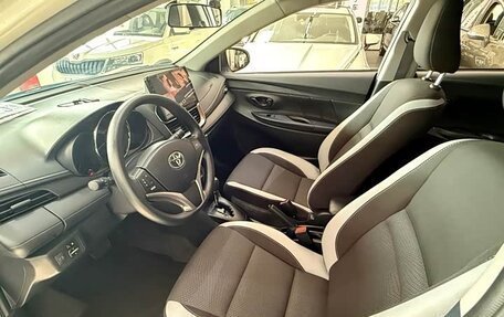 Toyota Yaris XP150 рестайлинг, 2022 год, 1 230 000 рублей, 5 фотография