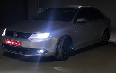 Volkswagen Jetta VI, 2013 год, 900 000 рублей, 1 фотография