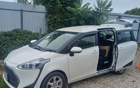 Toyota Sienta II, 2021 год, 1 500 000 рублей, 9 фотография