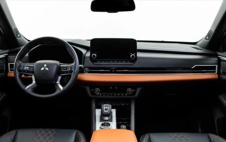 Mitsubishi Outlander, 2021 год, 4 150 000 рублей, 4 фотография