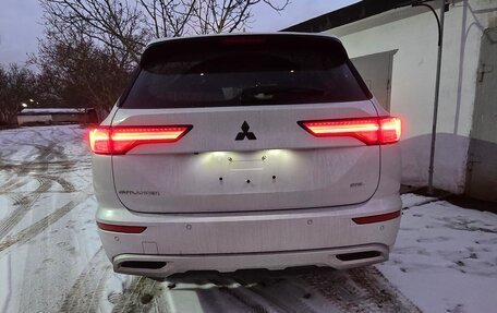 Mitsubishi Outlander, 2021 год, 4 150 000 рублей, 15 фотография