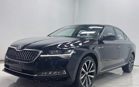 Skoda Superb III рестайлинг, 2023 год, 2 582 000 рублей, 3 фотография