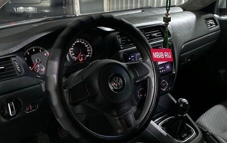 Volkswagen Jetta VI, 2013 год, 900 000 рублей, 7 фотография