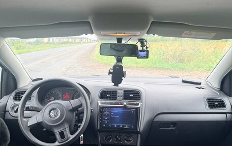 Volkswagen Polo VI (EU Market), 2012 год, 600 000 рублей, 10 фотография
