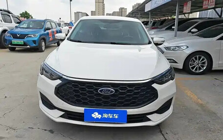 Ford Focus IV, 2022 год, 1 588 000 рублей, 2 фотография