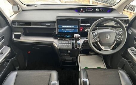 Honda Stepwgn IV, 2022 год, 1 970 000 рублей, 10 фотография