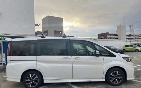 Honda Stepwgn IV, 2022 год, 1 970 000 рублей, 9 фотография