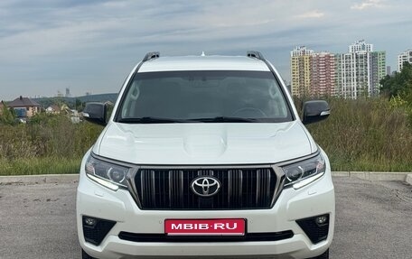 Toyota Land Cruiser Prado 150 рестайлинг 2, 2021 год, 6 150 000 рублей, 1 фотография
