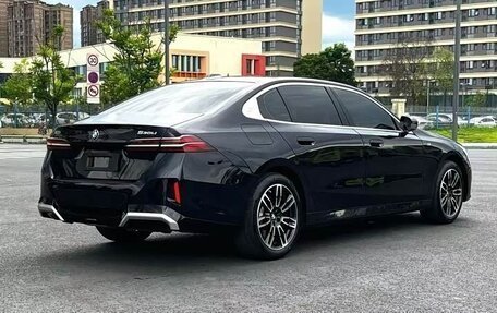 BMW 5 серия, 2024 год, 4 фотография