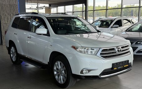 Toyota Highlander III, 2011 год, 2 100 000 рублей, 3 фотография
