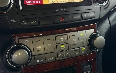 Toyota Highlander III, 2011 год, 2 100 000 рублей, 13 фотография