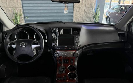 Toyota Highlander III, 2011 год, 2 100 000 рублей, 23 фотография