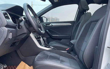 Volkswagen T-Roc I, 2022 год, 1 548 000 рублей, 13 фотография