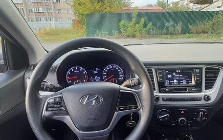 Hyundai Solaris II рестайлинг, 2019 год, 1 399 000 рублей, 19 фотография