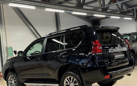Toyota Land Cruiser Prado 150 рестайлинг 2, 2018 год, 4 599 000 рублей, 3 фотография