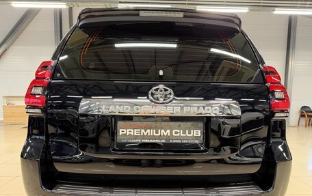 Toyota Land Cruiser Prado 150 рестайлинг 2, 2018 год, 4 599 000 рублей, 9 фотография