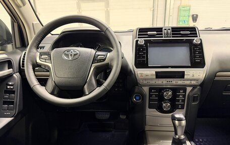 Toyota Land Cruiser Prado 150 рестайлинг 2, 2018 год, 4 599 000 рублей, 20 фотография