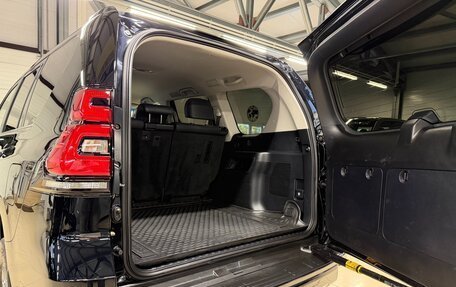 Toyota Land Cruiser Prado 150 рестайлинг 2, 2018 год, 4 599 000 рублей, 10 фотография