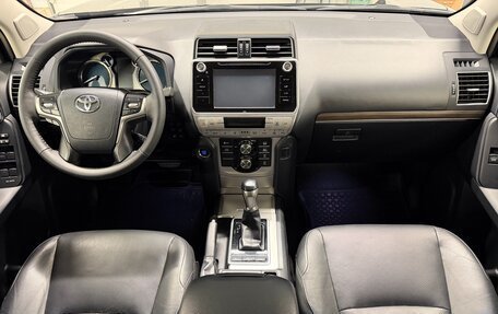Toyota Land Cruiser Prado 150 рестайлинг 2, 2018 год, 4 599 000 рублей, 21 фотография