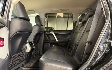 Toyota Land Cruiser Prado 150 рестайлинг 2, 2018 год, 4 599 000 рублей, 24 фотография