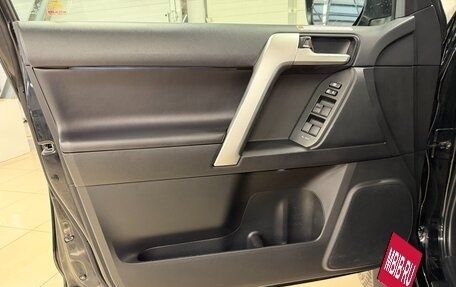 Toyota Land Cruiser Prado 150 рестайлинг 2, 2018 год, 4 599 000 рублей, 25 фотография
