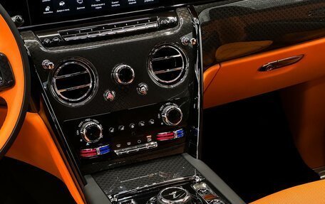 Rolls-Royce Cullinan, 2026 год, 73 000 000 рублей, 20 фотография