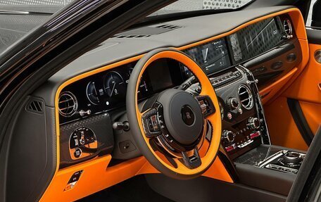 Rolls-Royce Cullinan, 2026 год, 73 000 000 рублей, 12 фотография