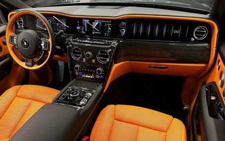 Rolls-Royce Cullinan, 2026 год, 73 000 000 рублей, 15 фотография