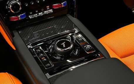 Rolls-Royce Cullinan, 2026 год, 73 000 000 рублей, 19 фотография