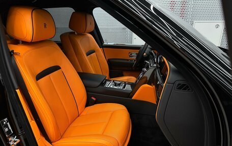 Rolls-Royce Cullinan, 2026 год, 73 000 000 рублей, 14 фотография