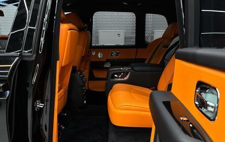 Rolls-Royce Cullinan, 2026 год, 73 000 000 рублей, 30 фотография