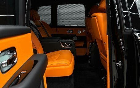 Rolls-Royce Cullinan, 2026 год, 73 000 000 рублей, 31 фотография
