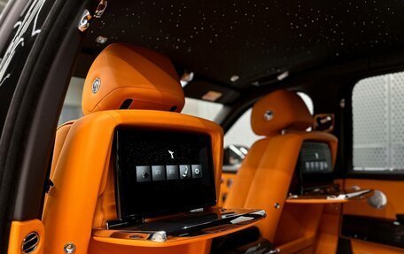 Rolls-Royce Cullinan, 2026 год, 73 000 000 рублей, 32 фотография