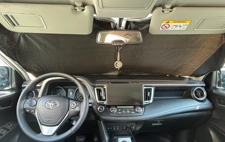 Toyota RAV4, 2017 год, 2 700 000 рублей, 5 фотография