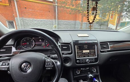 Volkswagen Touareg III, 2010 год, 1 900 000 рублей, 7 фотография