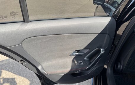 Mercedes-Benz A-Класс, 2018 год, 2 600 000 рублей, 15 фотография