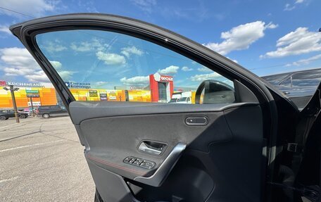 Mercedes-Benz A-Класс, 2018 год, 2 600 000 рублей, 13 фотография